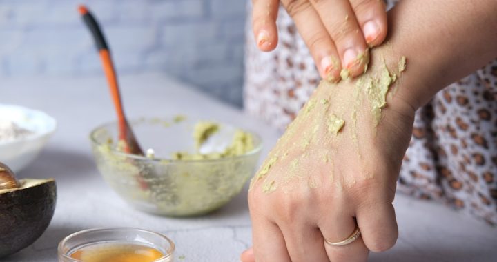 Best Time to Oil Your Hair: 5 Tips for Healthy Growth